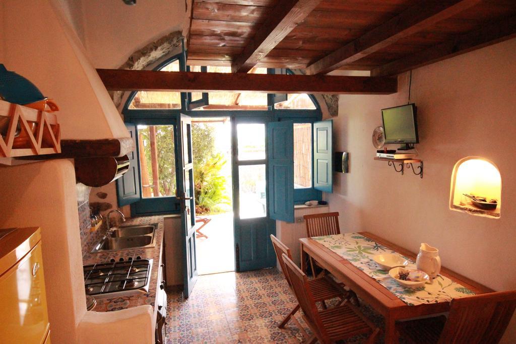 La Casa Di Via Lungomare Santa Marina Salina Exterior foto